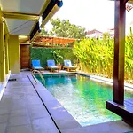 Villa Logan - Kuta - 5 Bedroom - 3 Bathroom Villa - Great Location