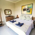 Villa Logan - Kuta - 5 Bedroom - 3 Bathroom Villa - Great Location