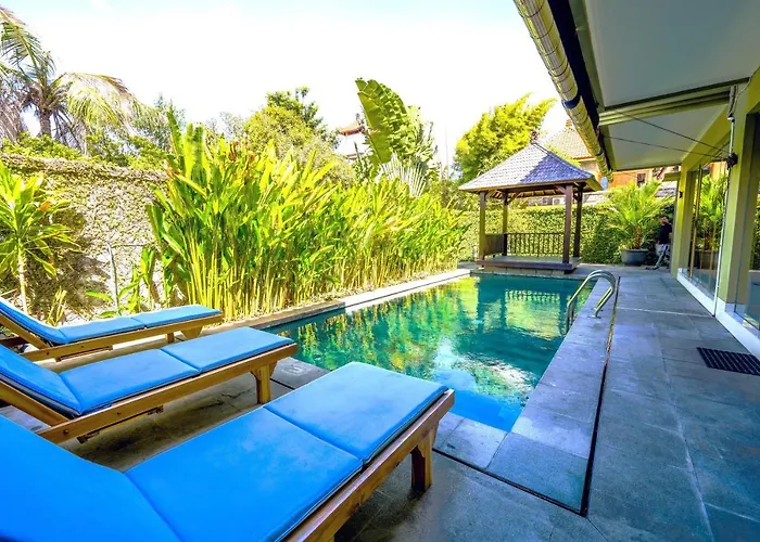 Villa Logan - Kuta - 5 Bedroom - 3 Bathroom Villa - Great Location