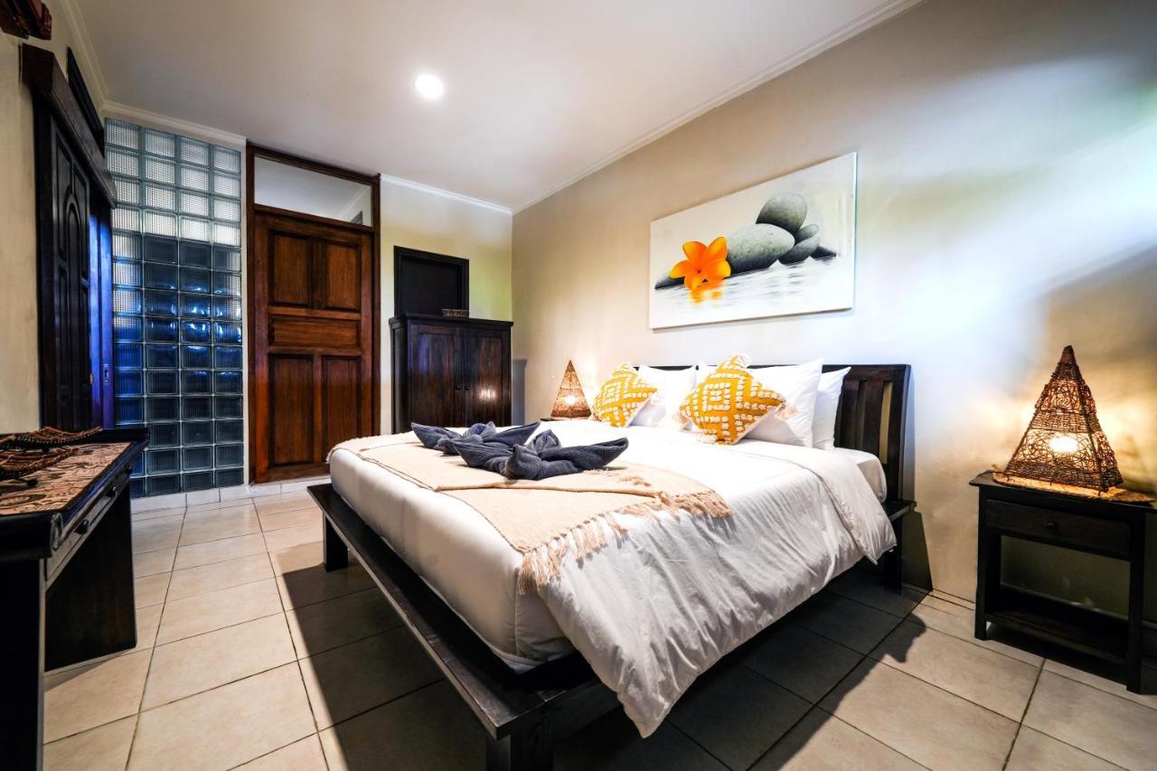 Logan - Kuta - 5 Bedroom - 3 Bathroom - Great Location Villa *